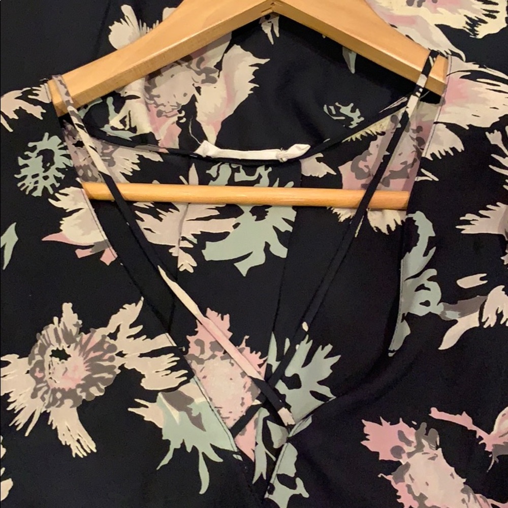 Lush Floral tank - Picture 6 of 6